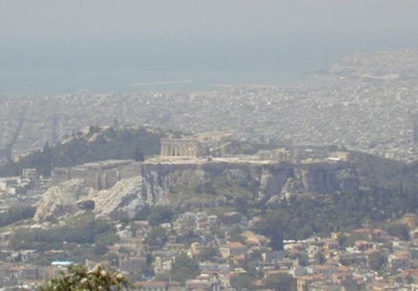 Πνίγουν την Αττική ατμοσφαιρική ρύπανση και καύσωνας